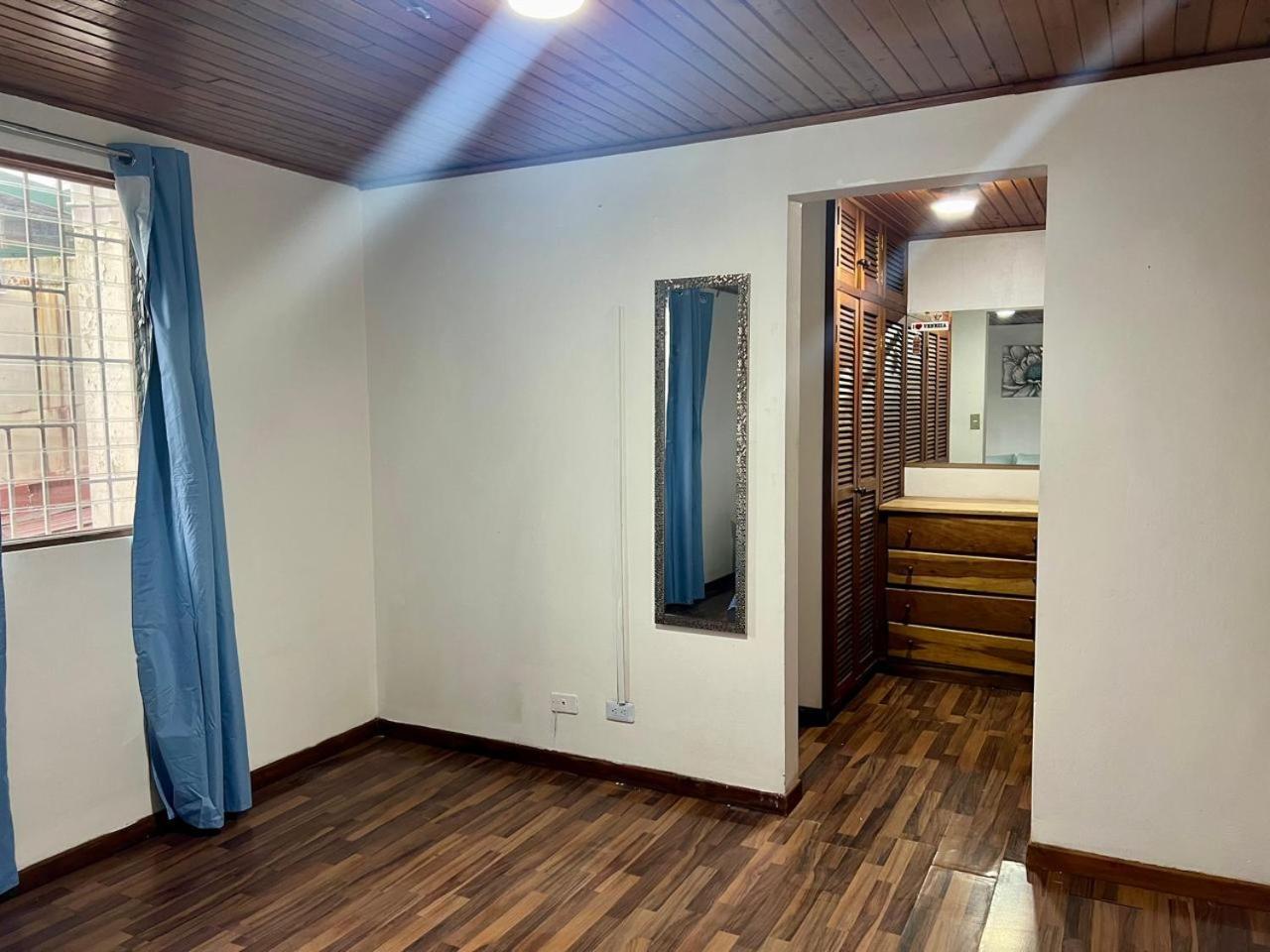 Carolina Hostel San Jose  Luaran gambar